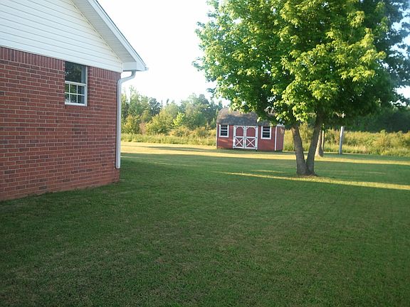 3rd image of 1803 Birchwood Dr