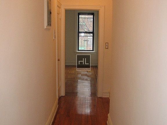3rd image of 4752 44th St APT B11