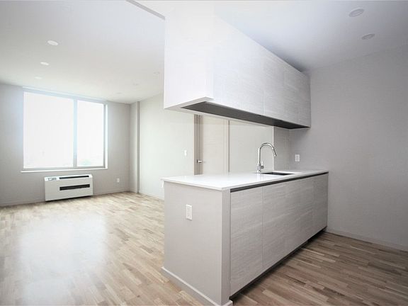 5th image of 1511 Bedford Ave #8D
