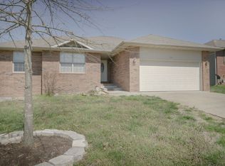 221 W Mazzy Dr, Springfield, MO 65803