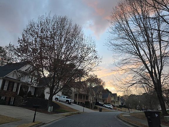 5th image of 3244 Creek Trce W