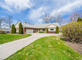 17420 Edgewater Dr, Lakewood, OH