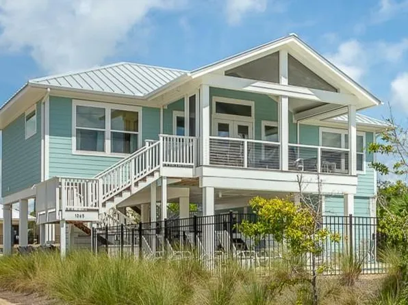 1065 W Gulf Beach Dr, Eastpoint, FL 32328