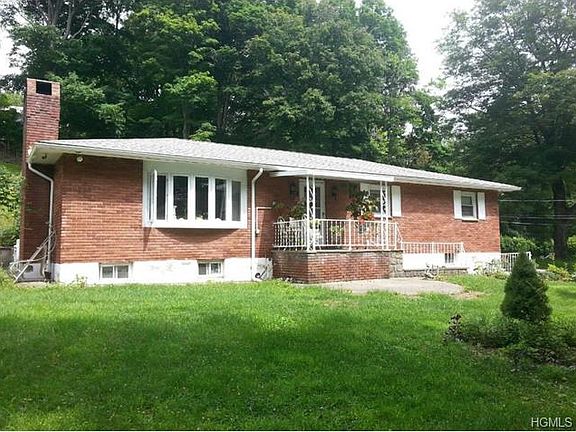 2nd image of 4 Nichols Ln