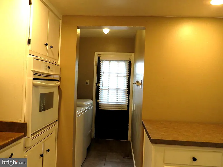 15310 Annapolis Rd — Photo 12