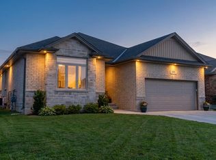 295 Shelby Ln, Saint Clair, ON