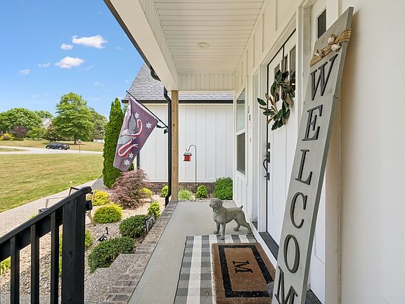 5th image of 101 Amelia Dr