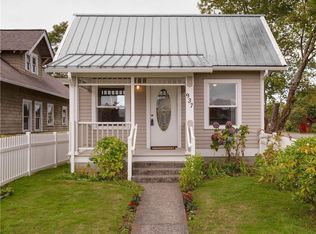 937 4th St, Blaine, WA 98230