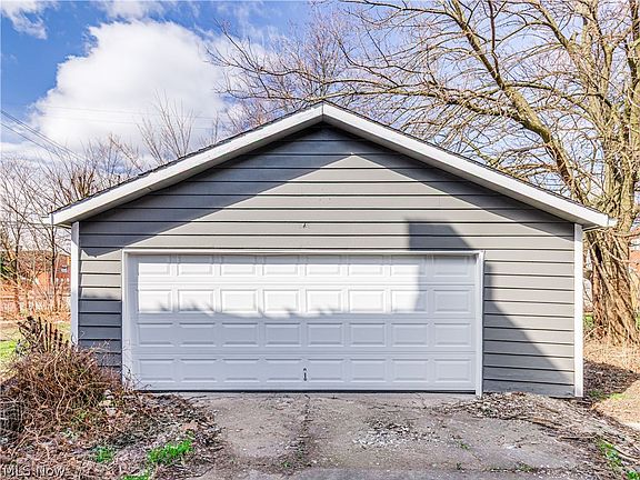 3rd image of 4026 E 123rd St