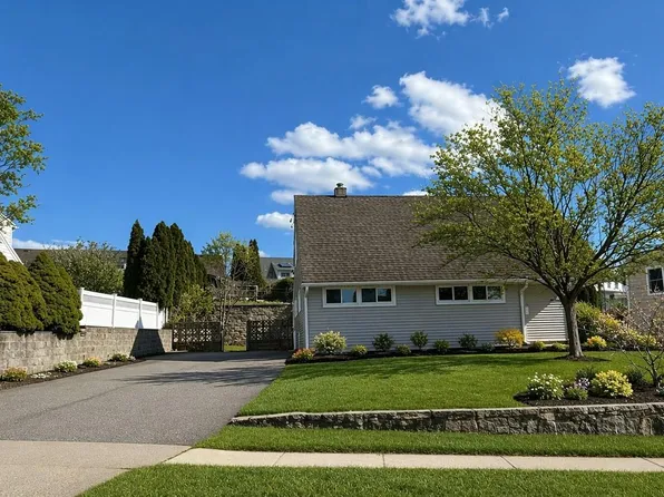 102 Mountaindale Road, Yonkers, NY 10710