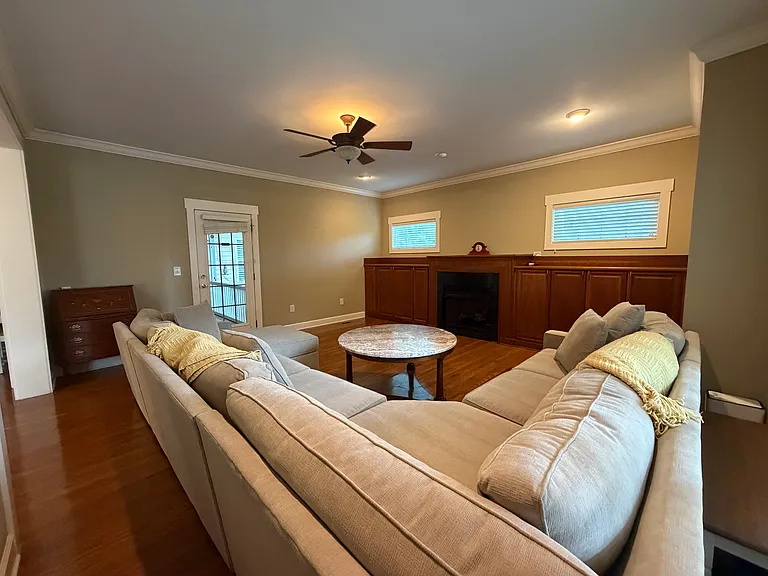 236 Ainsdale Dr — Photo 8