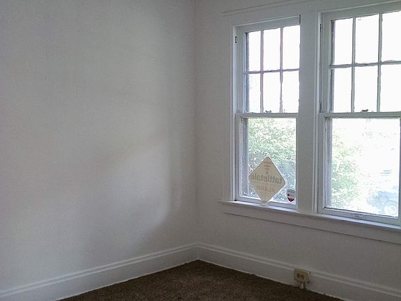 Living Rm-WOOD FLOORS/not crpt