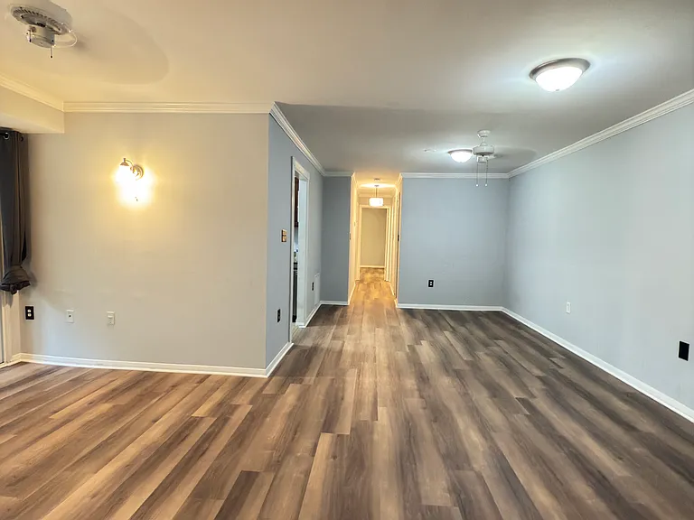 5618 Bloomfield Dr #201 — Photo 3