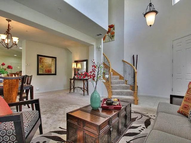 4467 Moulin Pl — Photo 2