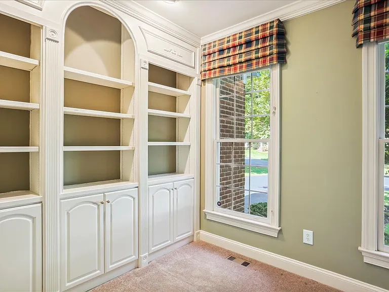 8931 Falls Farm Dr — Photo 54