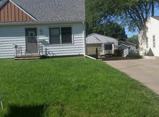 1533 Glenny Ave, Waterloo, IA 50702