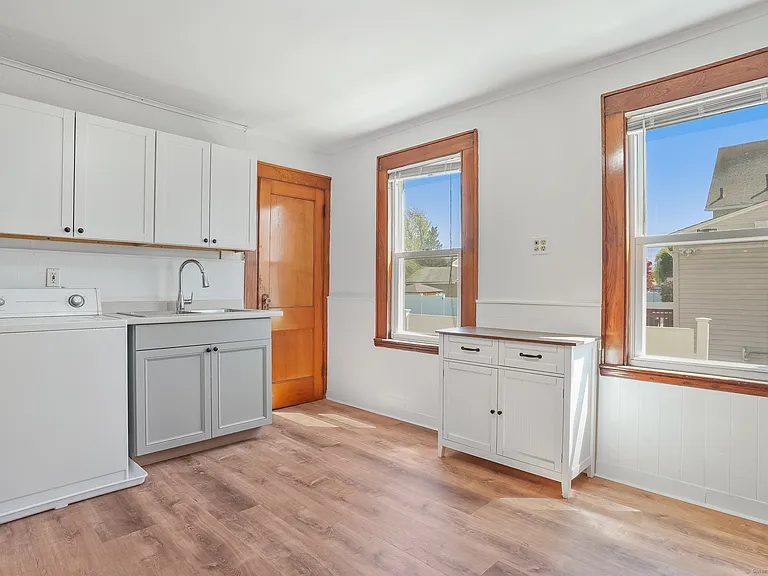 108 Barnum Ter — Photo 4