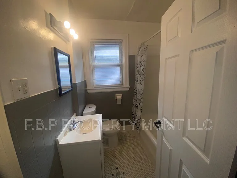 3831 Waverly St #3 — Photo 4