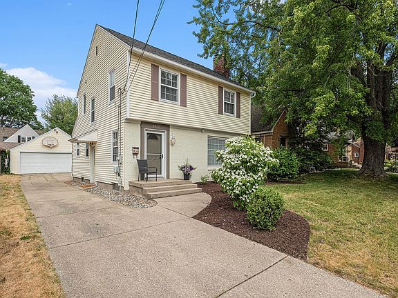 3rd image of 2453 Godwin Ave SE