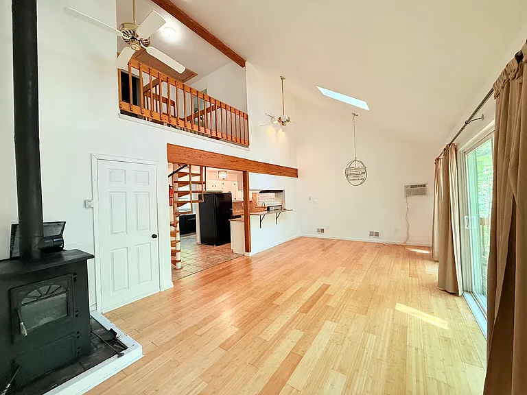 111 Red Maple Ln — Photo 12