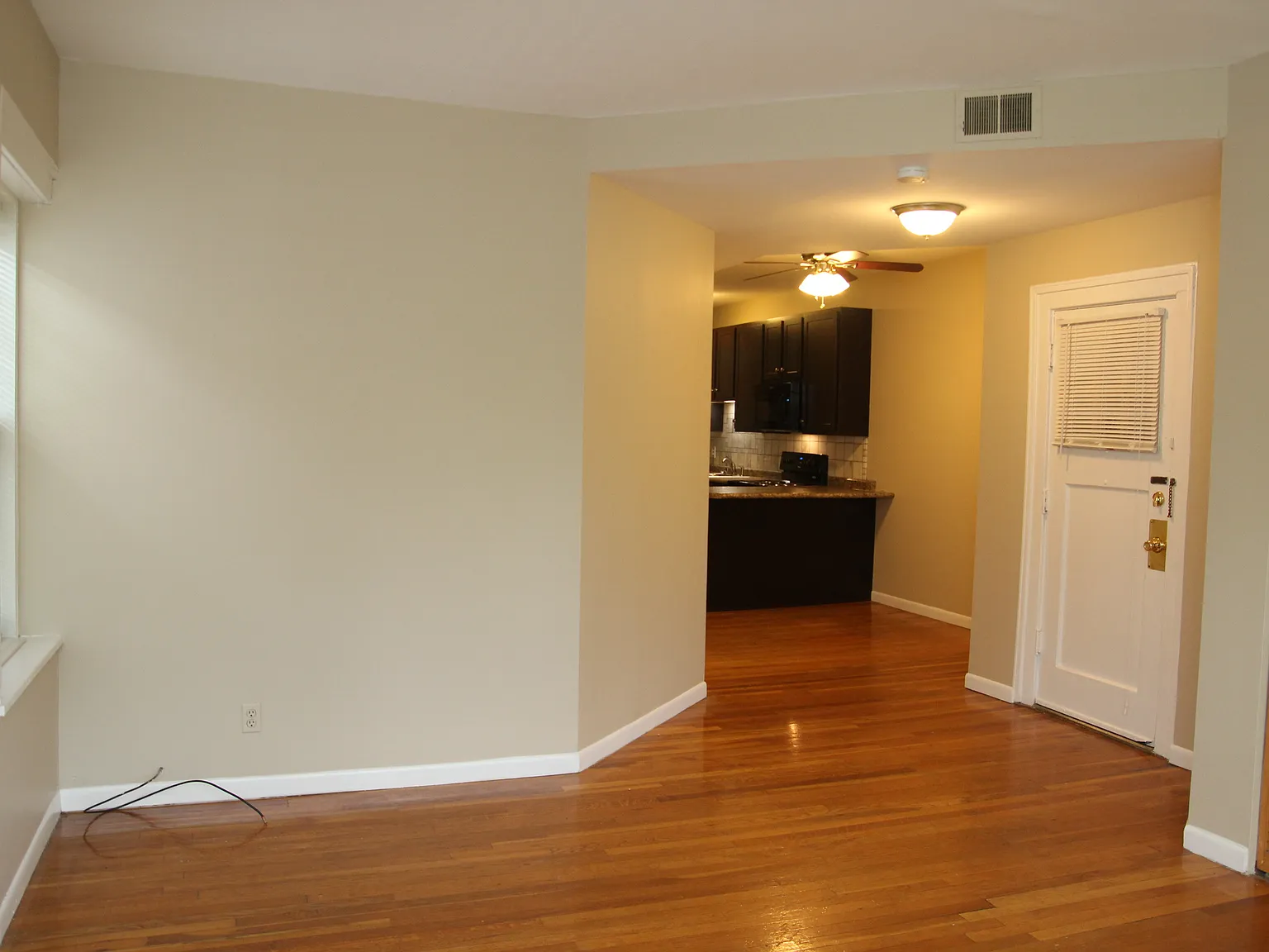 2 bed, 1200 sqft, $1,895 — Photo 3