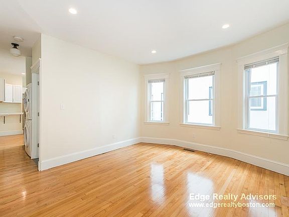 3rd image of 301 Alewife Brook Pkwy #1OO