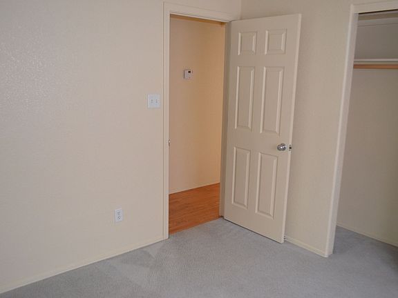 4th image of 2689 S Pinedale Ave