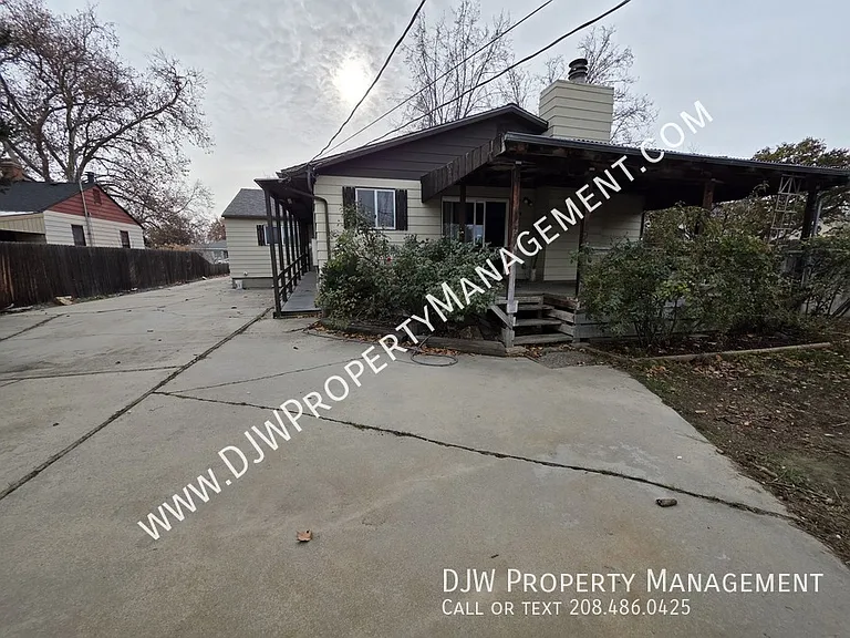 624 W Linden St — Photo 14