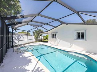 1950 NW 82nd Ter, Pembroke Pines, FL 33024