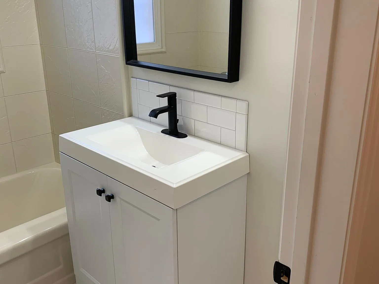 2 bed, 1000 sqft, $1,425 — Photo 4