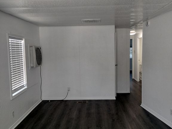 3rd image of 23 Crooks St