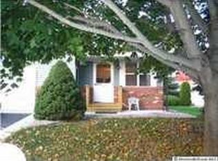 3 Maniwaki Dr, Toms River, NJ 08757
