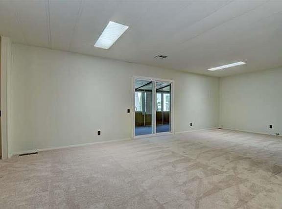 3rd image of 98 Quail Hollow Dr