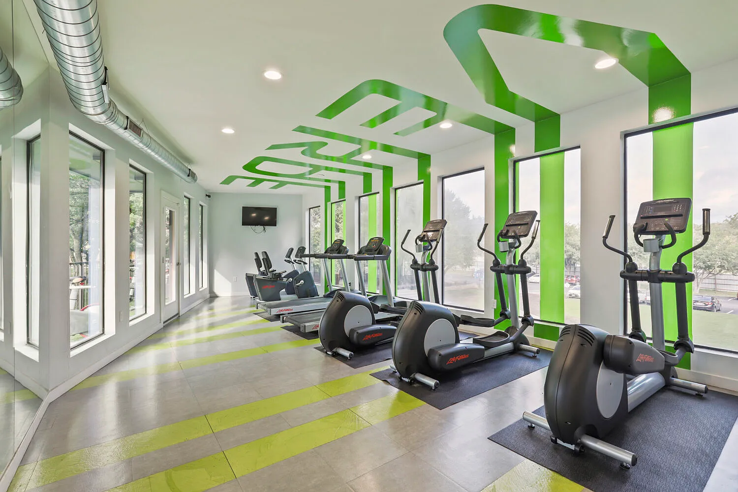 Verde Apartments — Photo 3