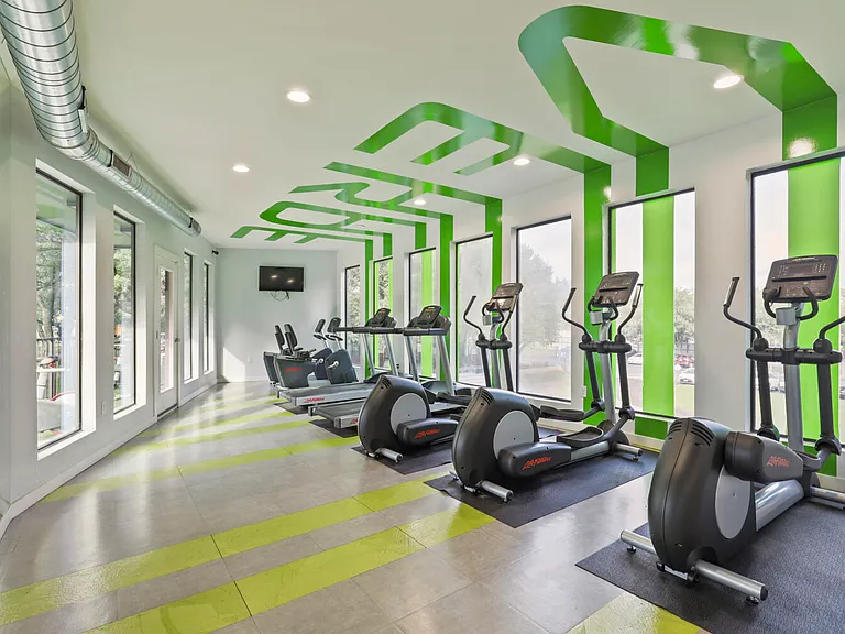 Verde Apartments — Photo 3