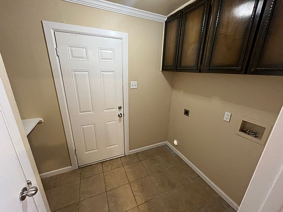 5th image of 422 Bella St