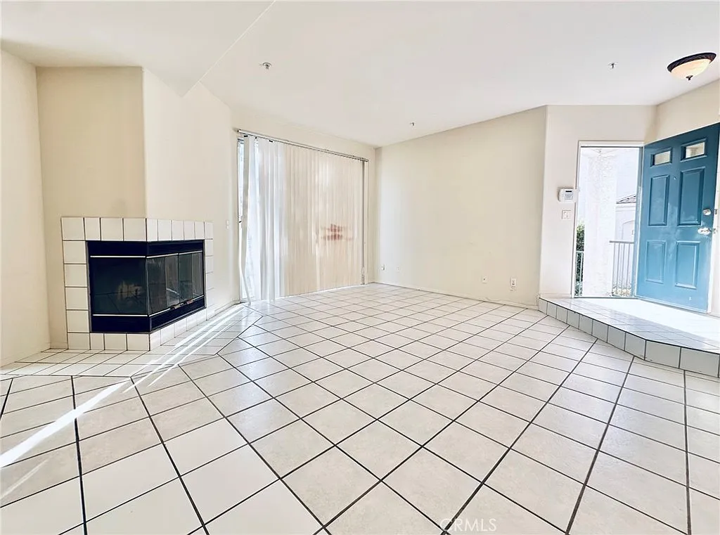 2 bed, 2.5 bath, 1125 sqft, $2,850 — Photo 3