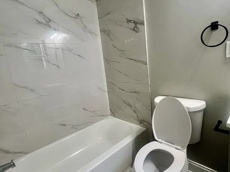 2513 Francis St #1 — Photo 12