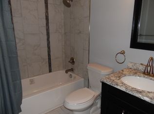 2317 W 9th St #1, Duluth, MN 55806