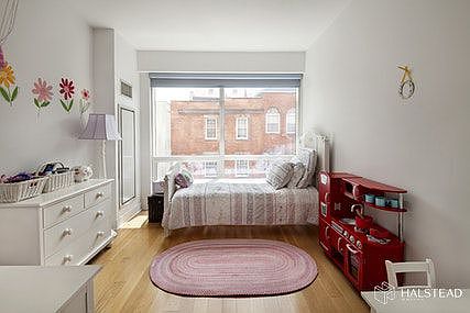 5th image of 2628 Broadway APT 4B