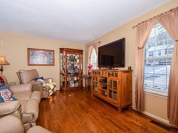 4th image of 4729 Whipplewood Dr