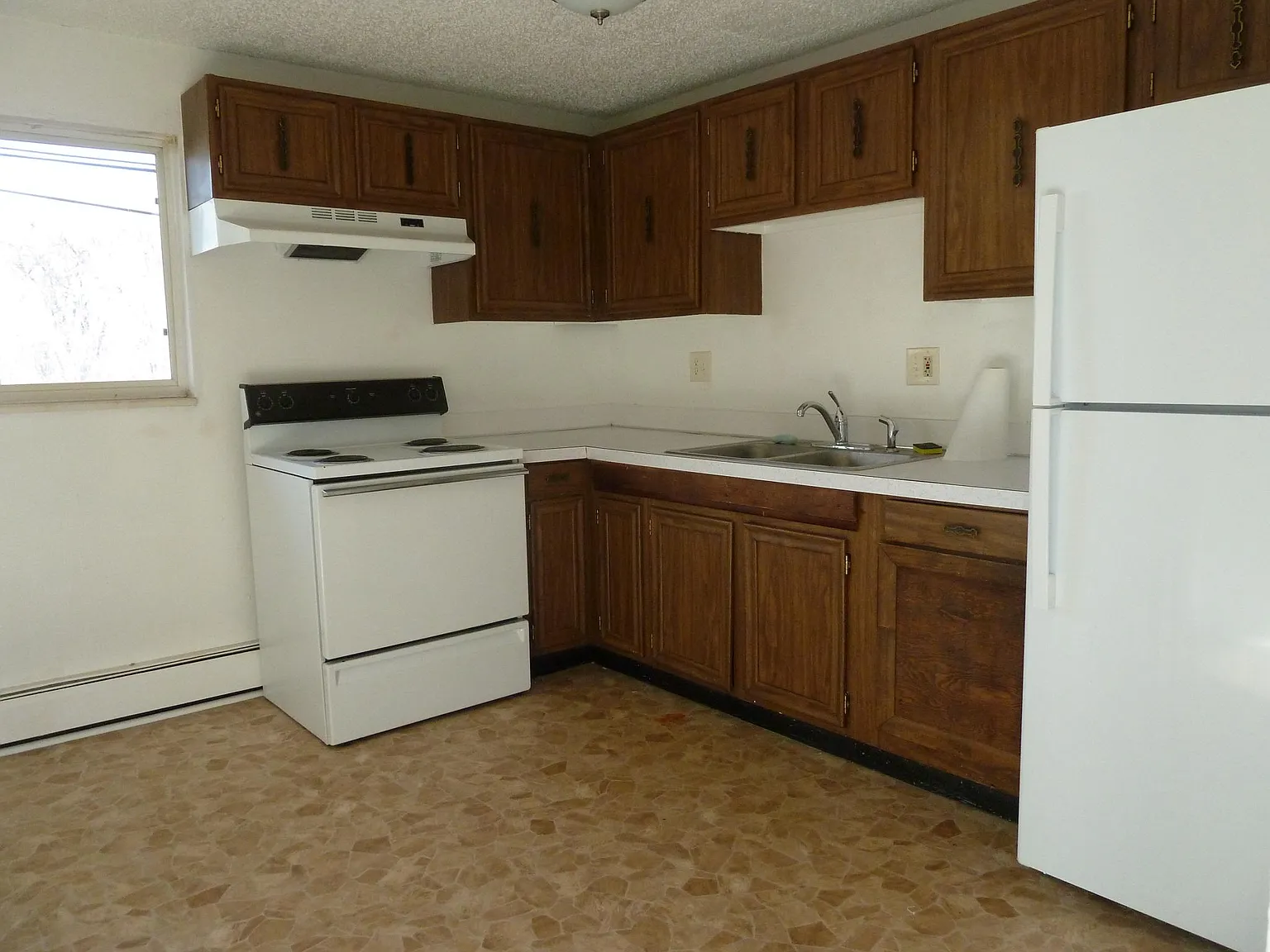 2 bed, 770 sqft, $825 — Photo 2