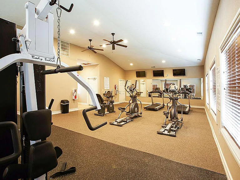 Limestone Creek Apartment Homes — Photo 38