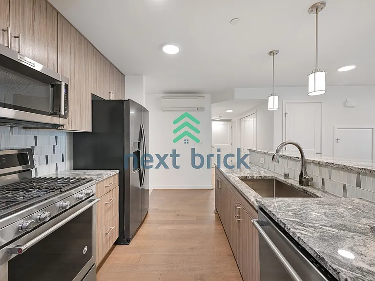 1438 158th Ct NE — Photo 6