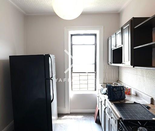 2nd image of 816 Nostrand Ave #2