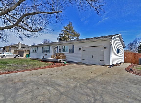 2nd image of 59 Sunset Dr