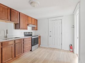3200 Bloomington Ave