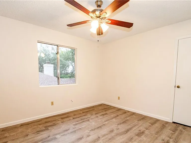 900 Sweetwater River Dr — Photo 13