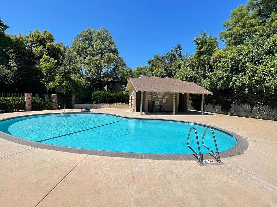 1st image of 5816 Shadow Creek Dr APT 3