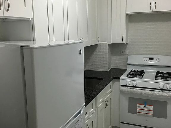 2nd image of 160-10 89th Ave #123